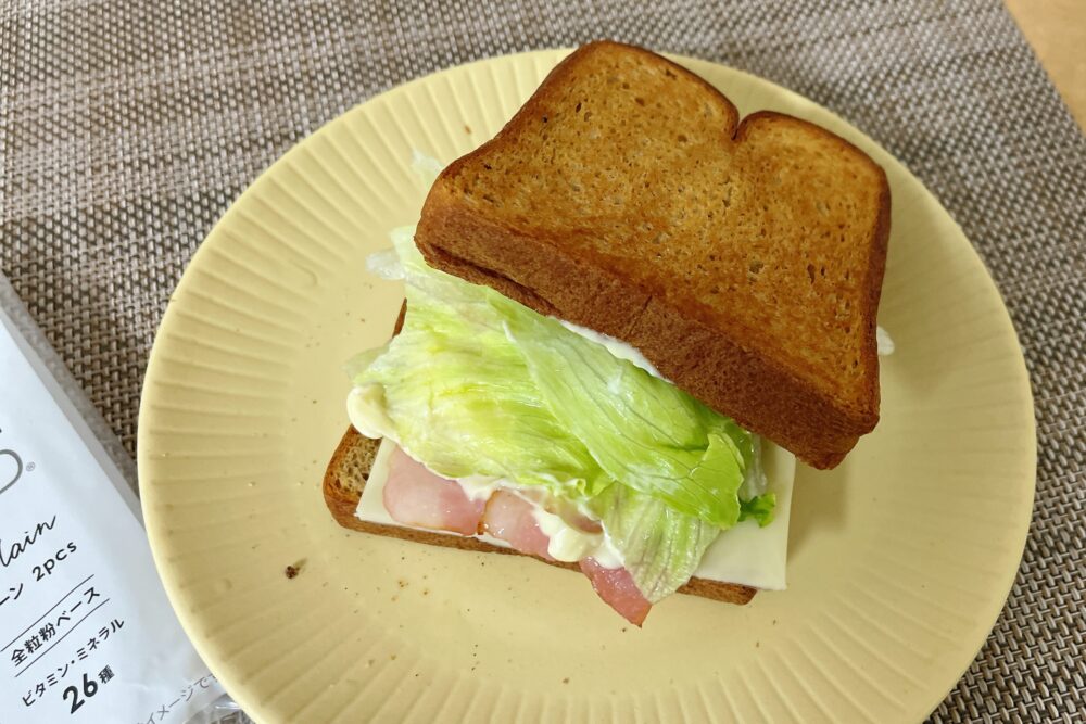 ベースブレッドのプレーン味(ミニ食パン)