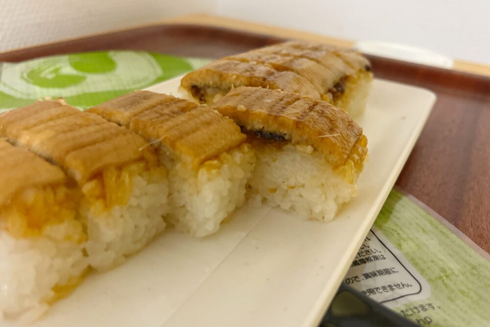 いしの屋の煮穴子寿司を実食レビュー