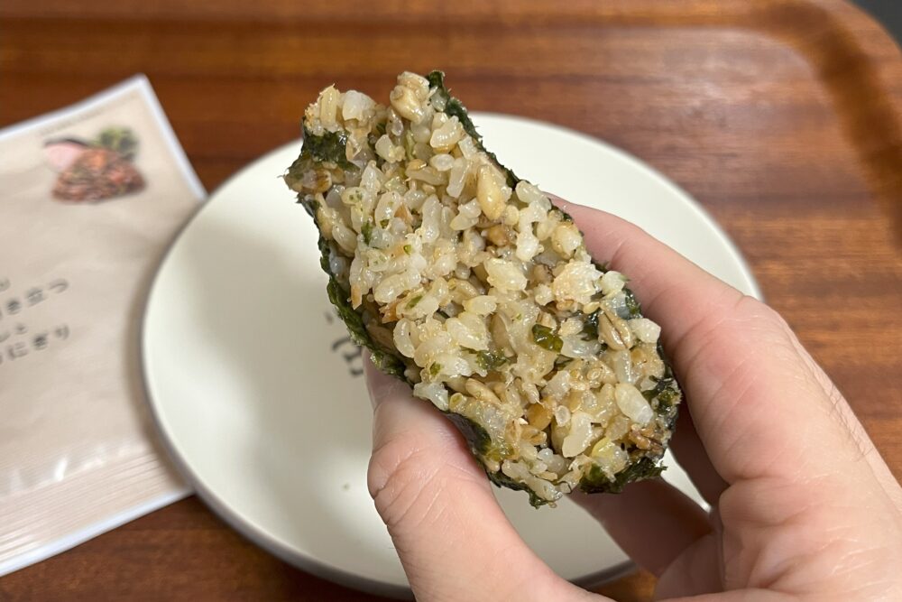 ココモグ(COCOMOGU)の塩麴味のおにぎり