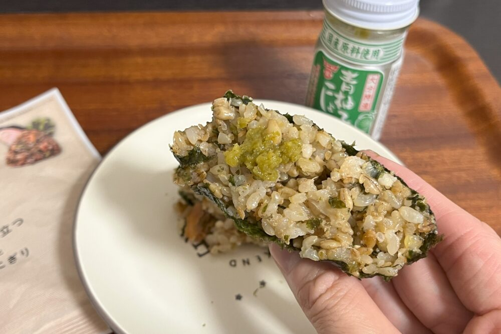 ココモグ(COCOMOGU)の塩麴味のおにぎり