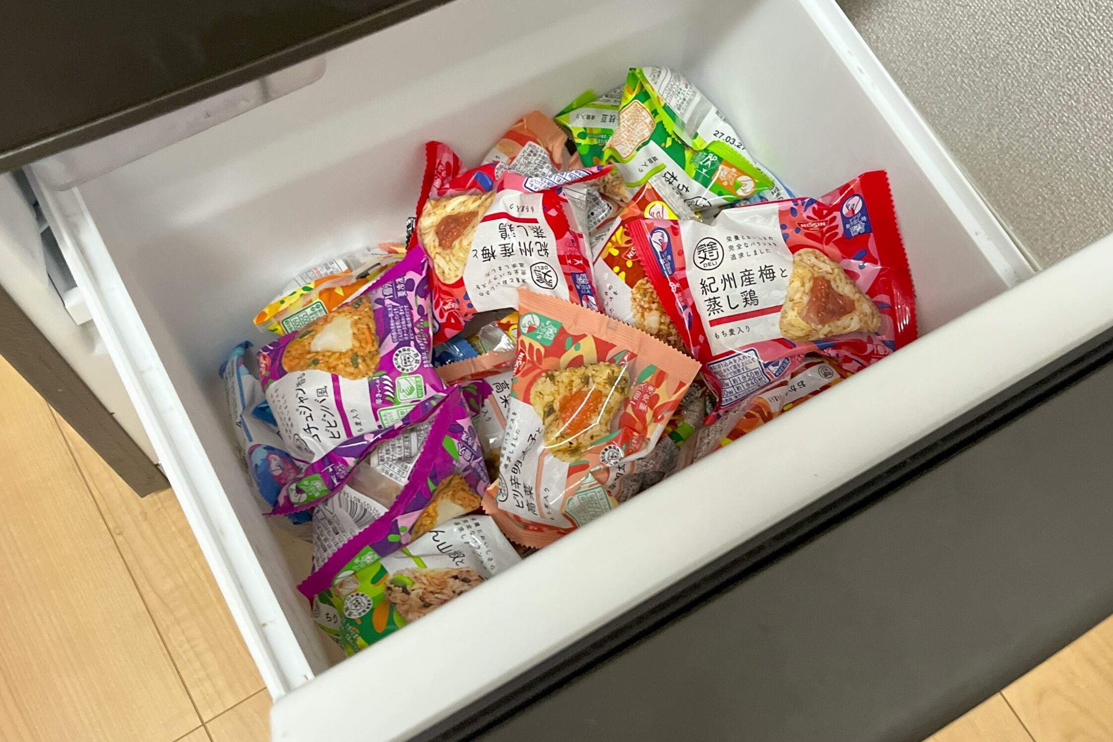 完全メシDELIおにぎりの特徴と調理法を紹介