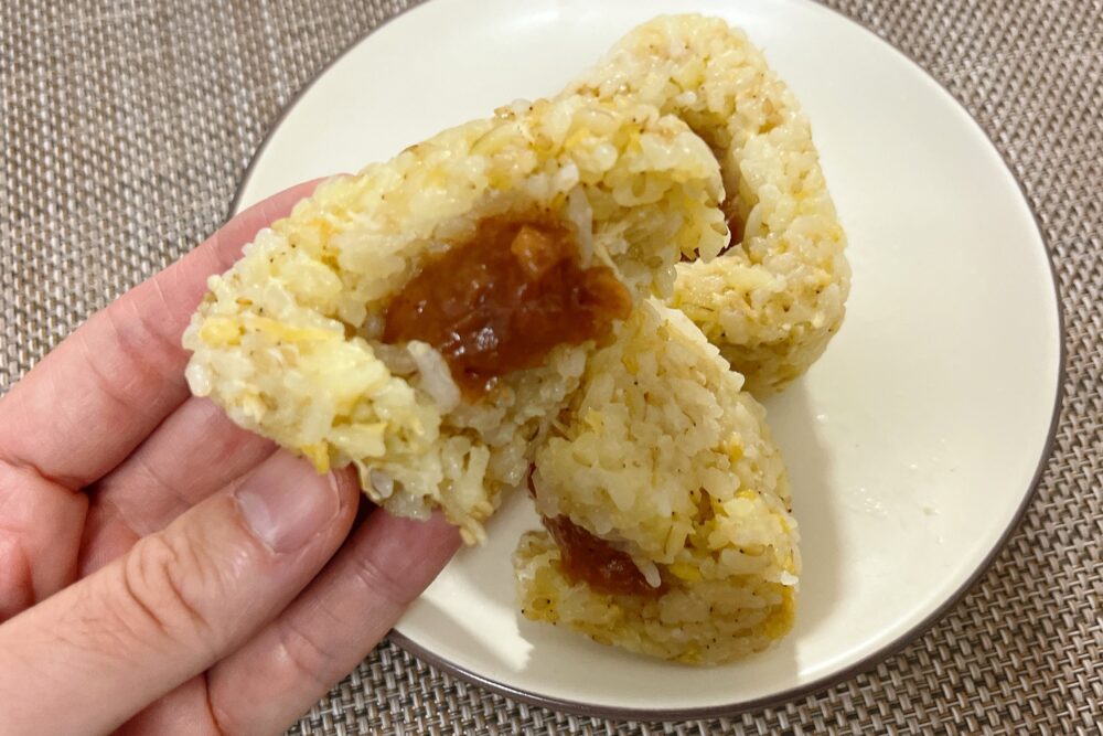 完全メシDELIおにぎりを実食レビュー