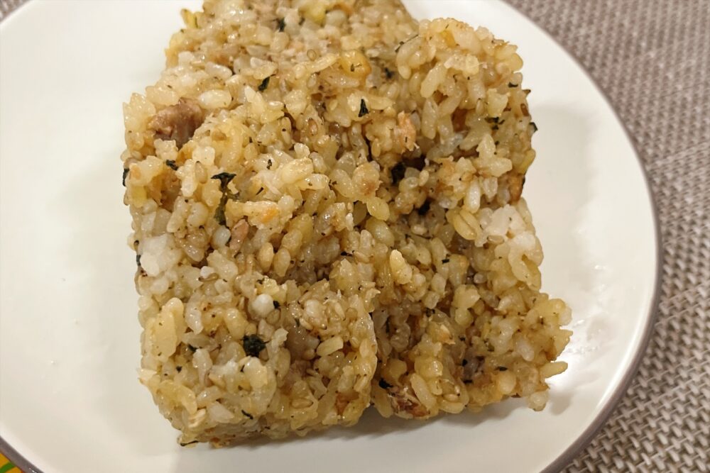 完全メシDELIおにぎりを実食レビュー