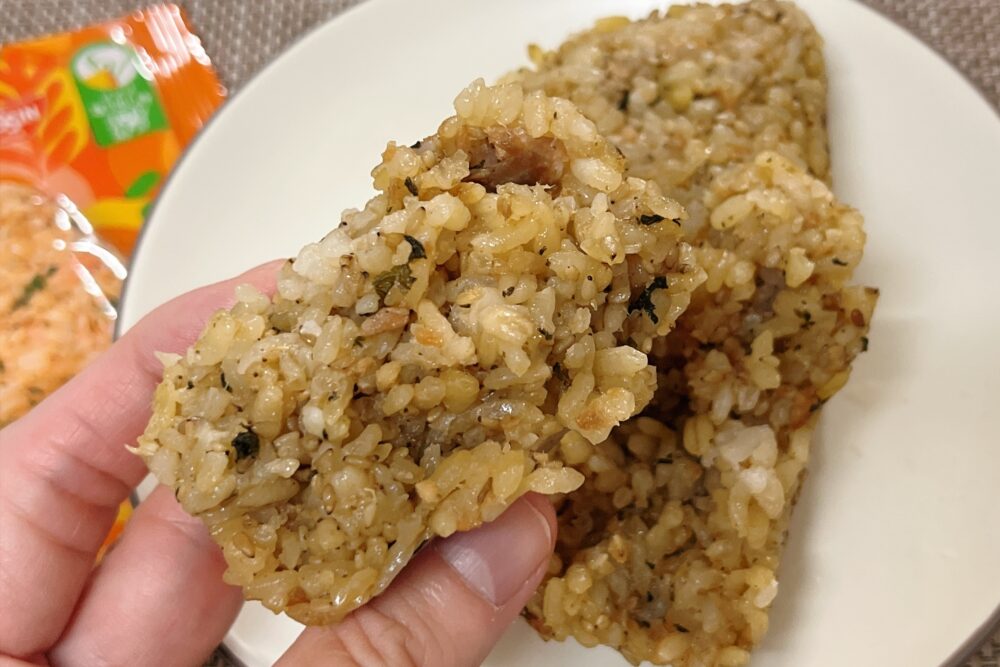 完全メシDELIおにぎりを実食レビュー