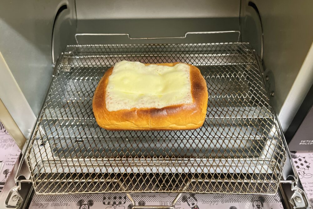 完全メシパン、ピザ味の実食レビュー