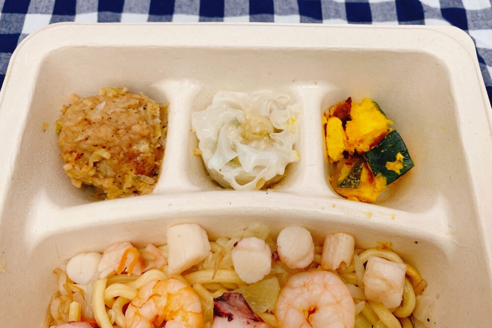ナッシュの道とん堀監修の海鮮焼きそば