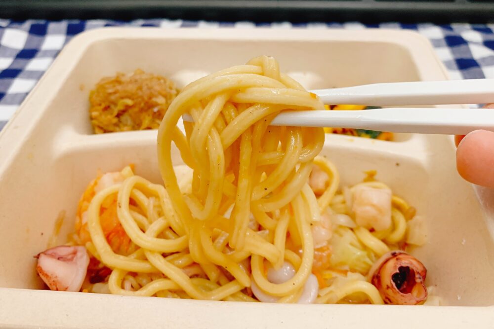 ナッシュの道とん堀監修の海鮮焼きそば