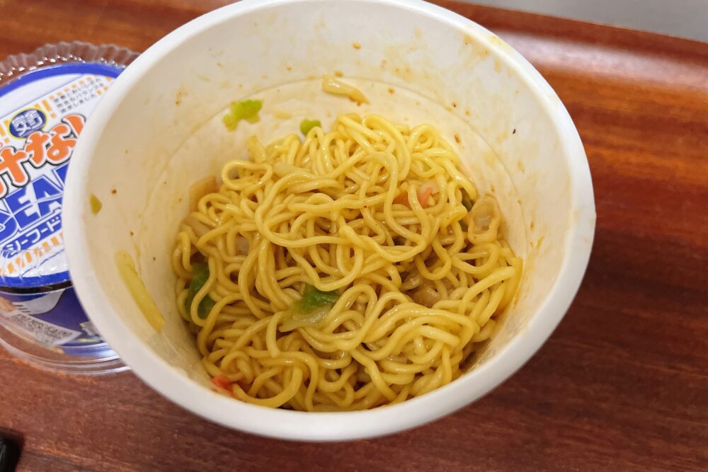 完全メシ「シーフードカップヌードル」を実食レビュー