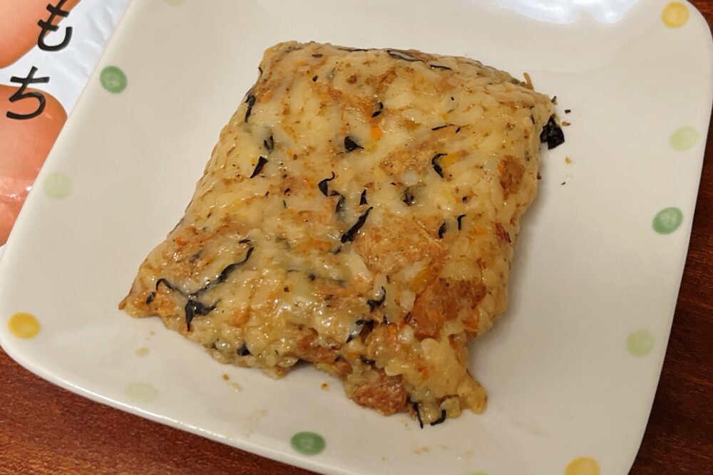 「おにもち」鶏五目味を実食レビュー